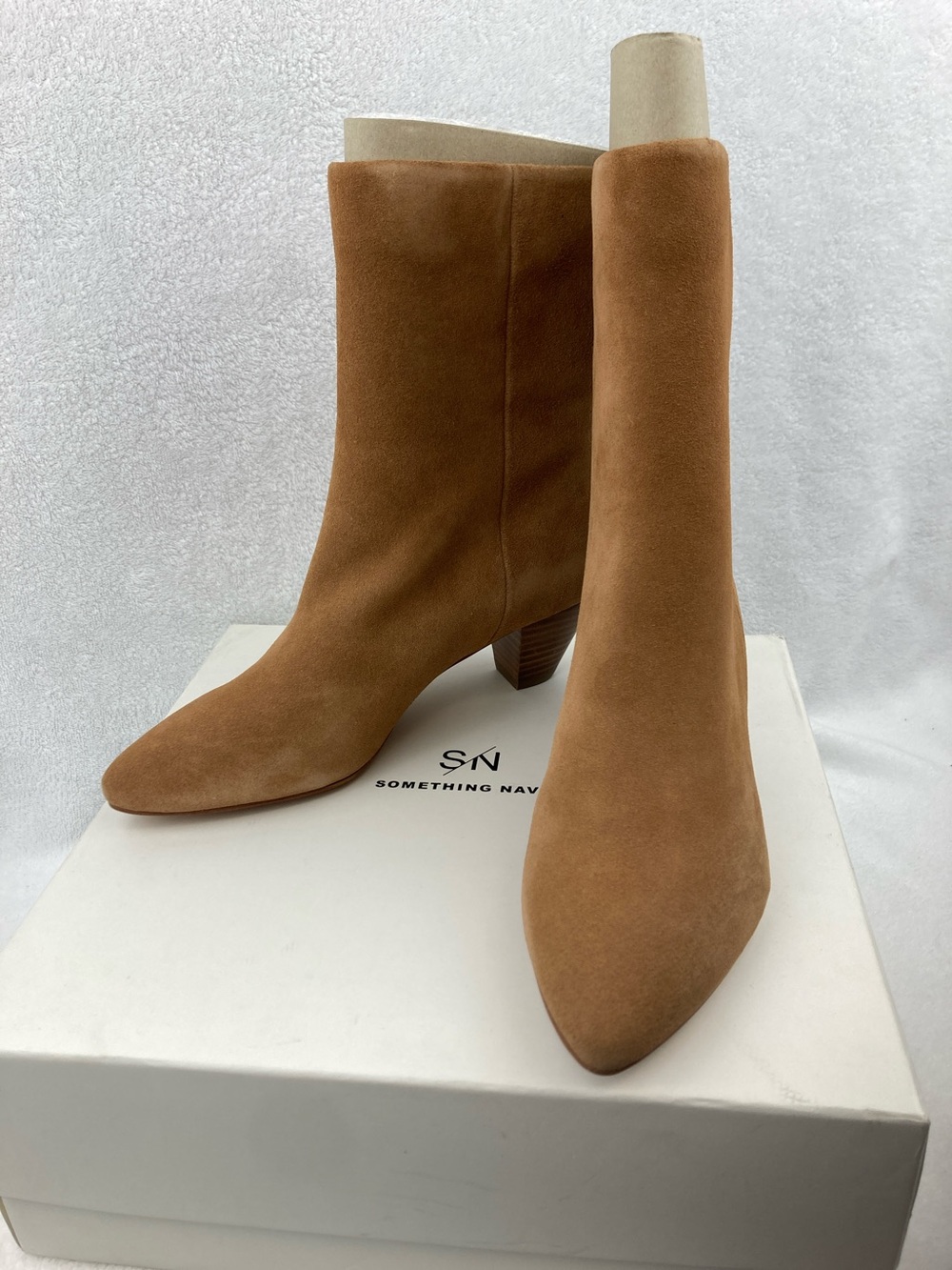 Something Navy Dark Tan Suede Mile-Lea Booties sz 7 NIB
